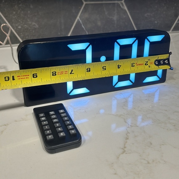 LED clock - Picture 4 of 6
